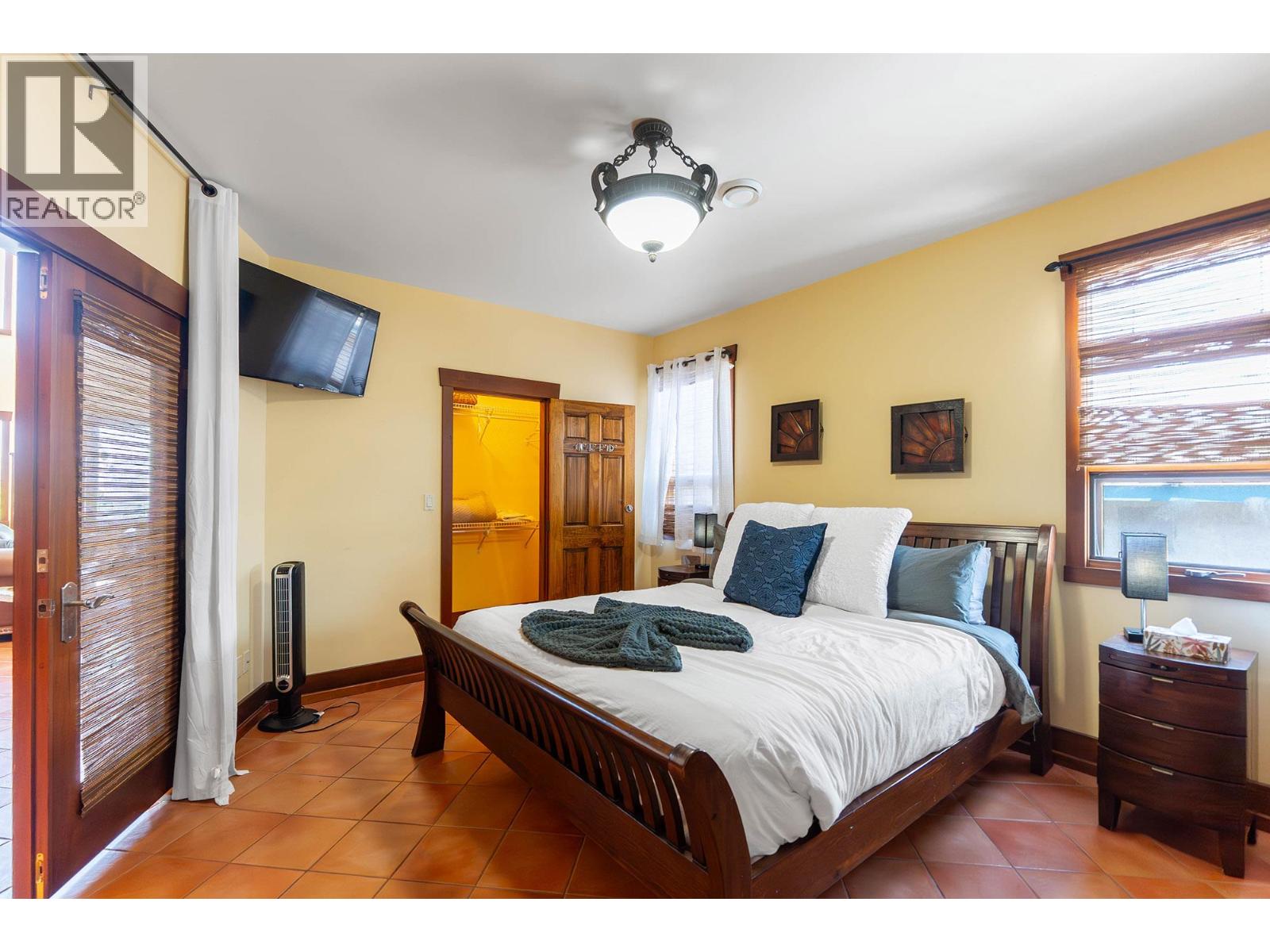 Unit 202 at Casa Grande Inn & Suites, 1070 Lakeshore Drive W, Penticton — primary bedroom