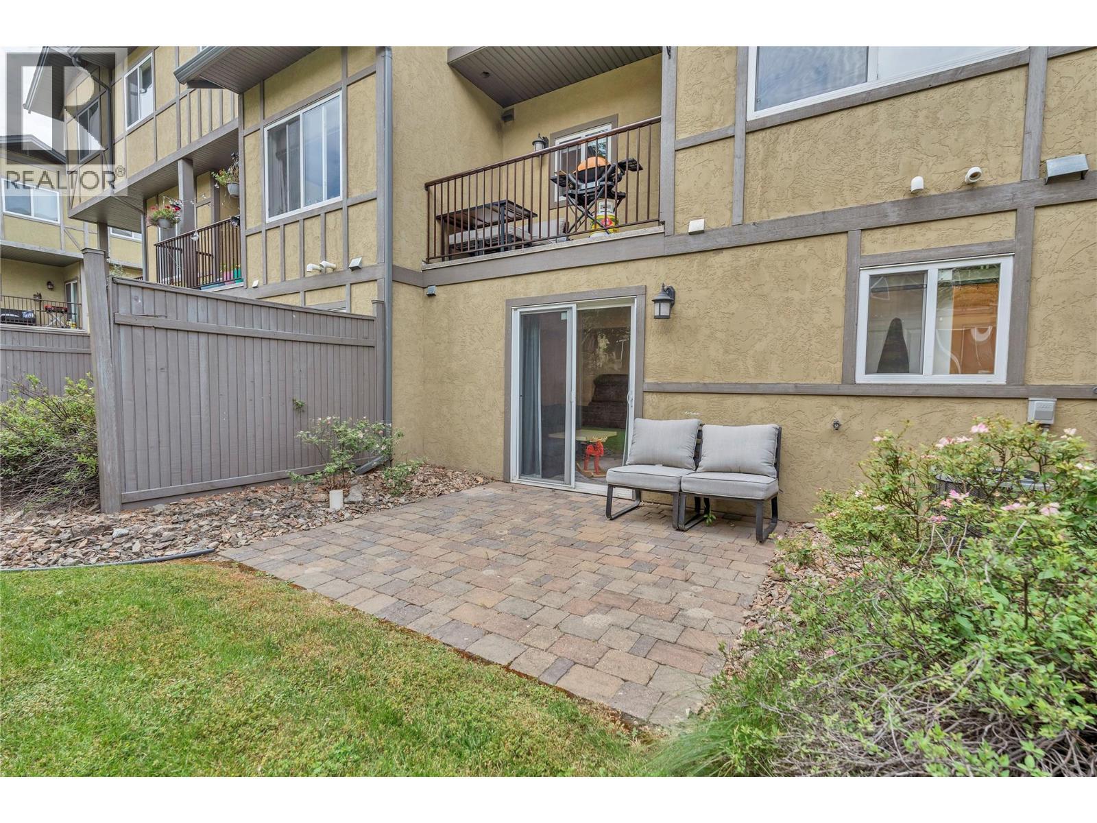 Unit 116 at Somerset Court, 48 Galt Avenue, Penticton — landscaped patio