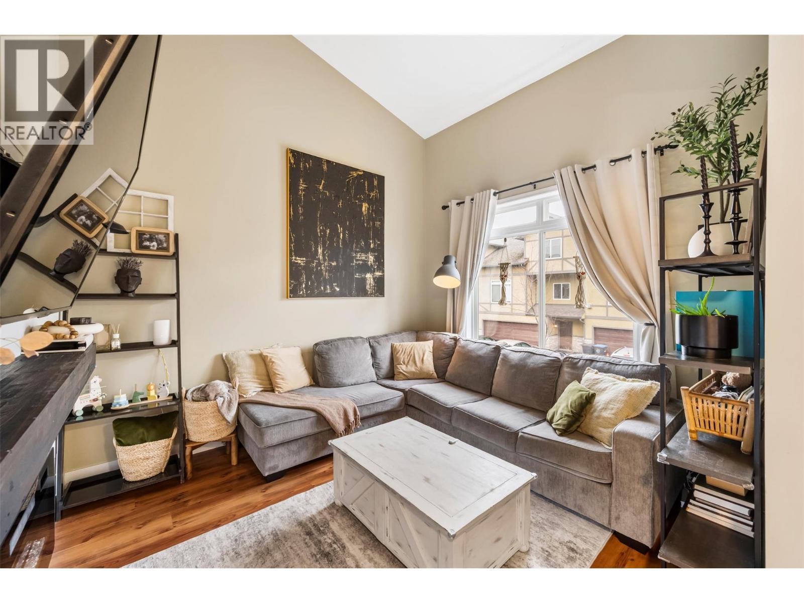 Unit 127 at Somerset Court, 48 Galt Avenue, Penticton — living room