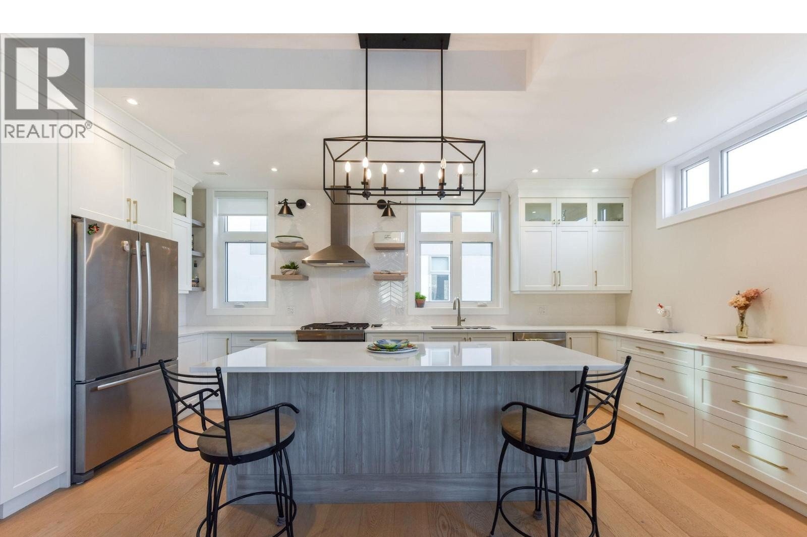 Unit 101 at The Artisan on Lee, 222 Lee Avenue, Penticton — kitchen and dining area