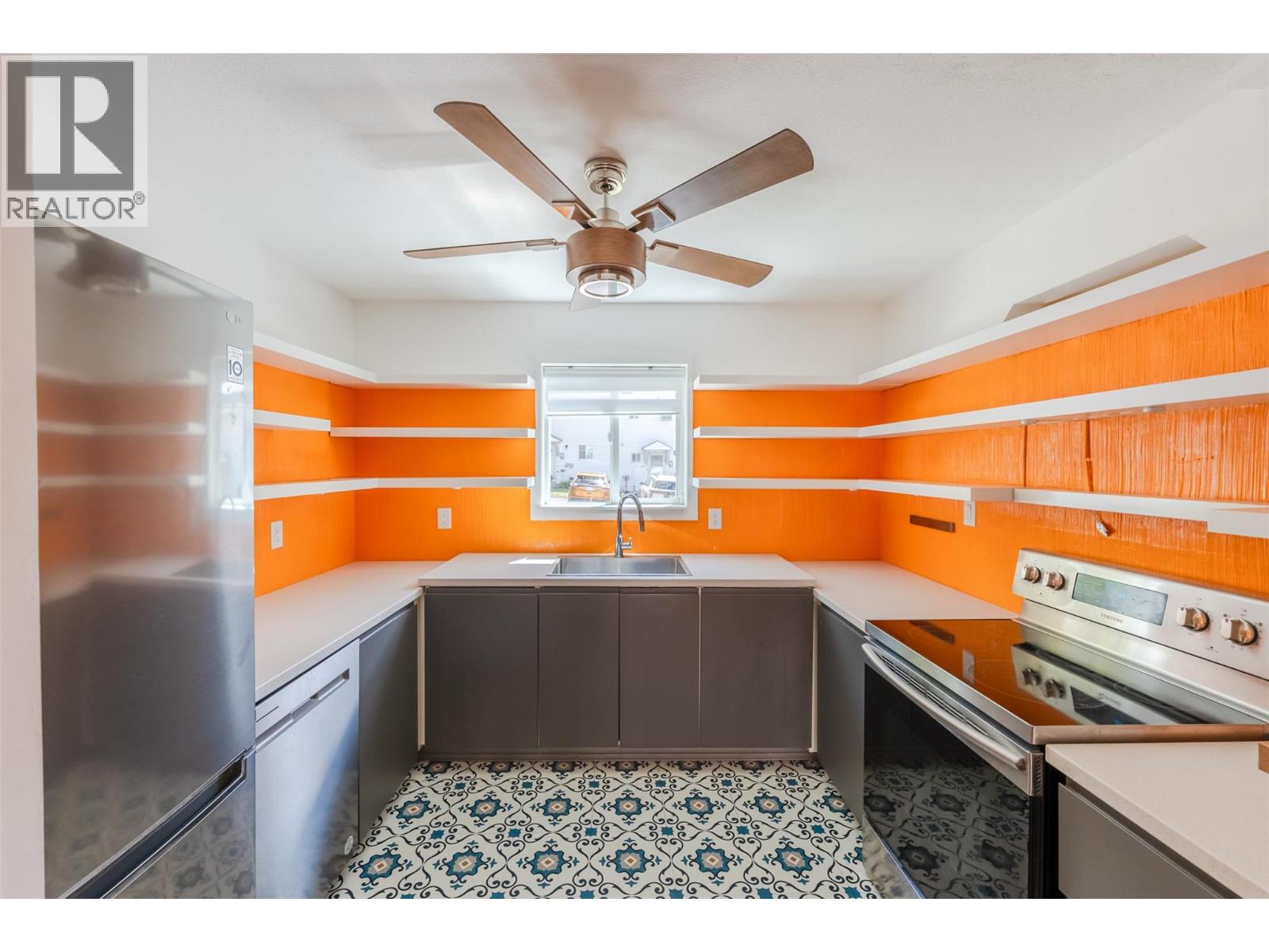109 3004 South Main Street, Penticton — renovated kitchen