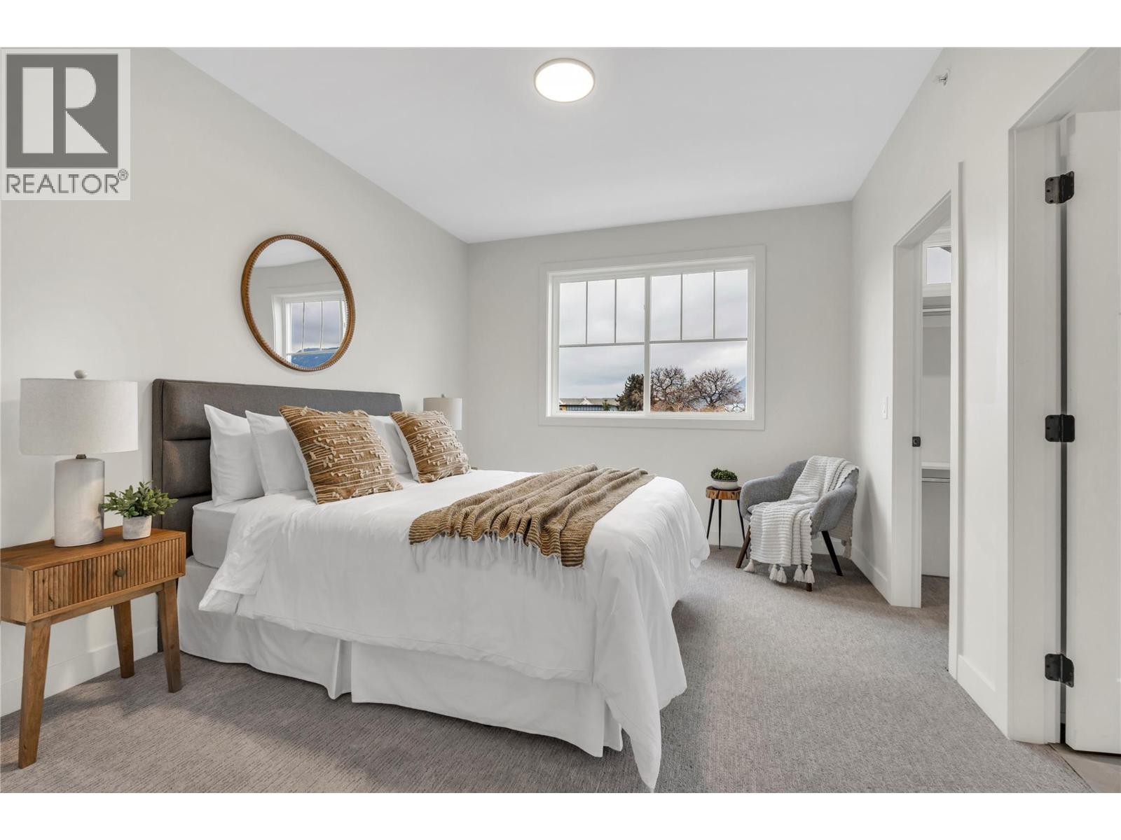 110 784 Argyle Street, Penticton — primary bedroom