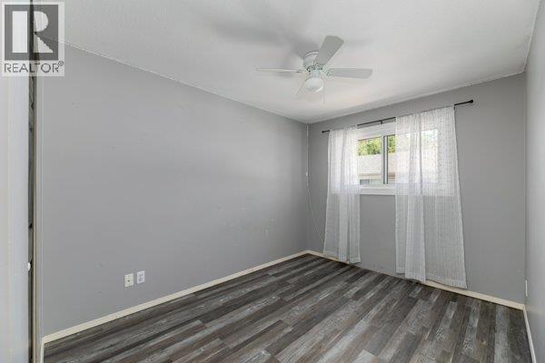 113 3315 Wilson Street, Penticton — primary bedroom