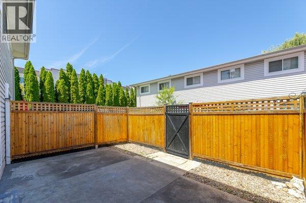 113 3315 Wilson Street, Penticton — fenced private patio
