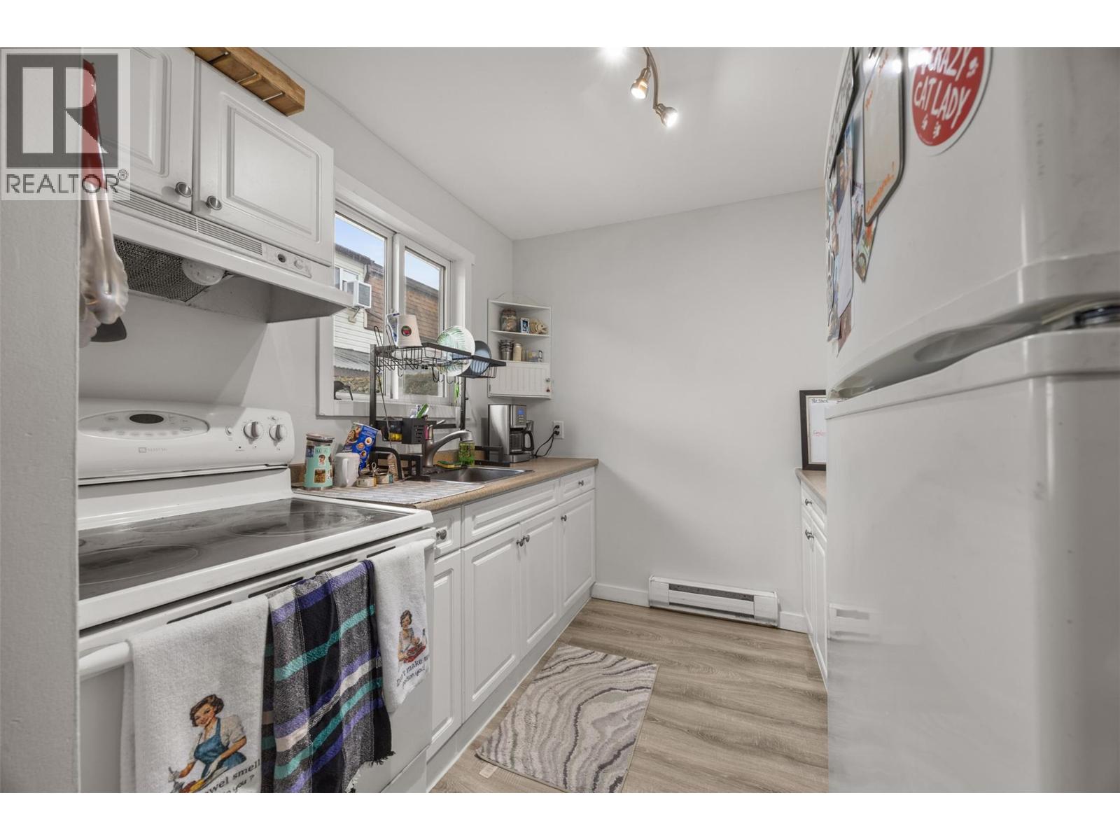 13-2250 Baskin Street, Penticton — galley kitchen