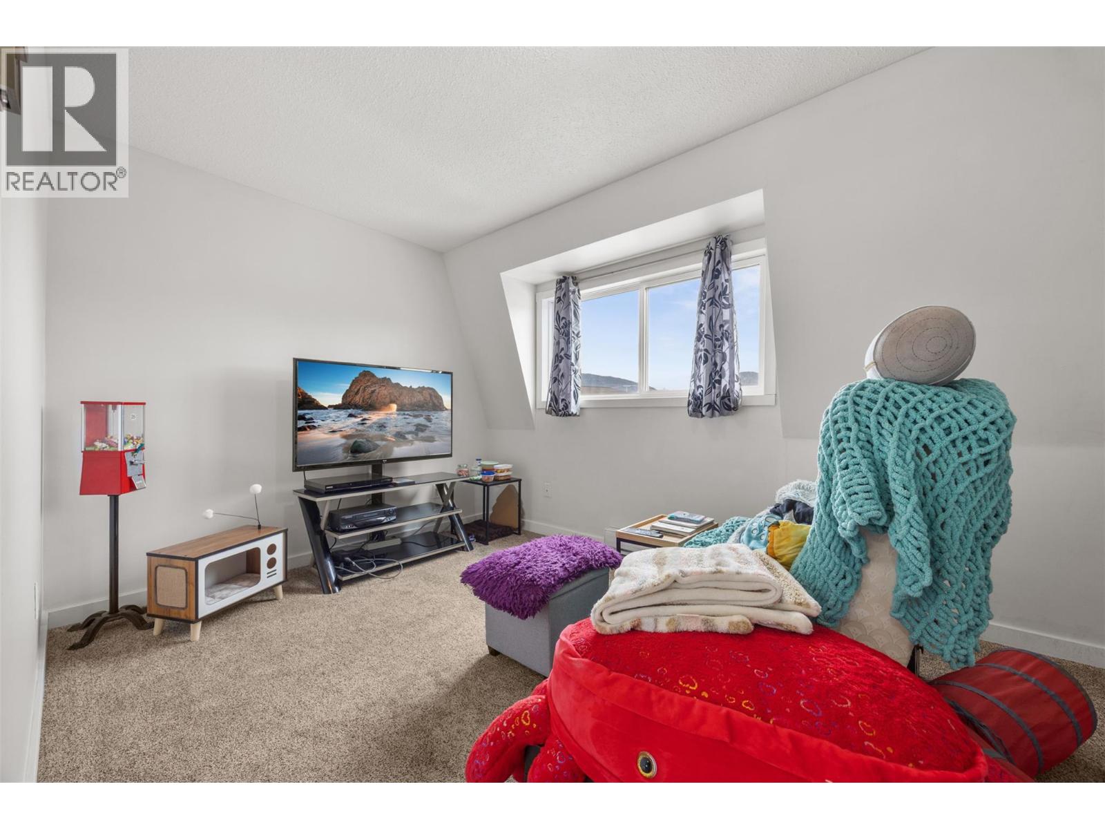 13-2250 Baskin Street, Penticton — primary bedroom