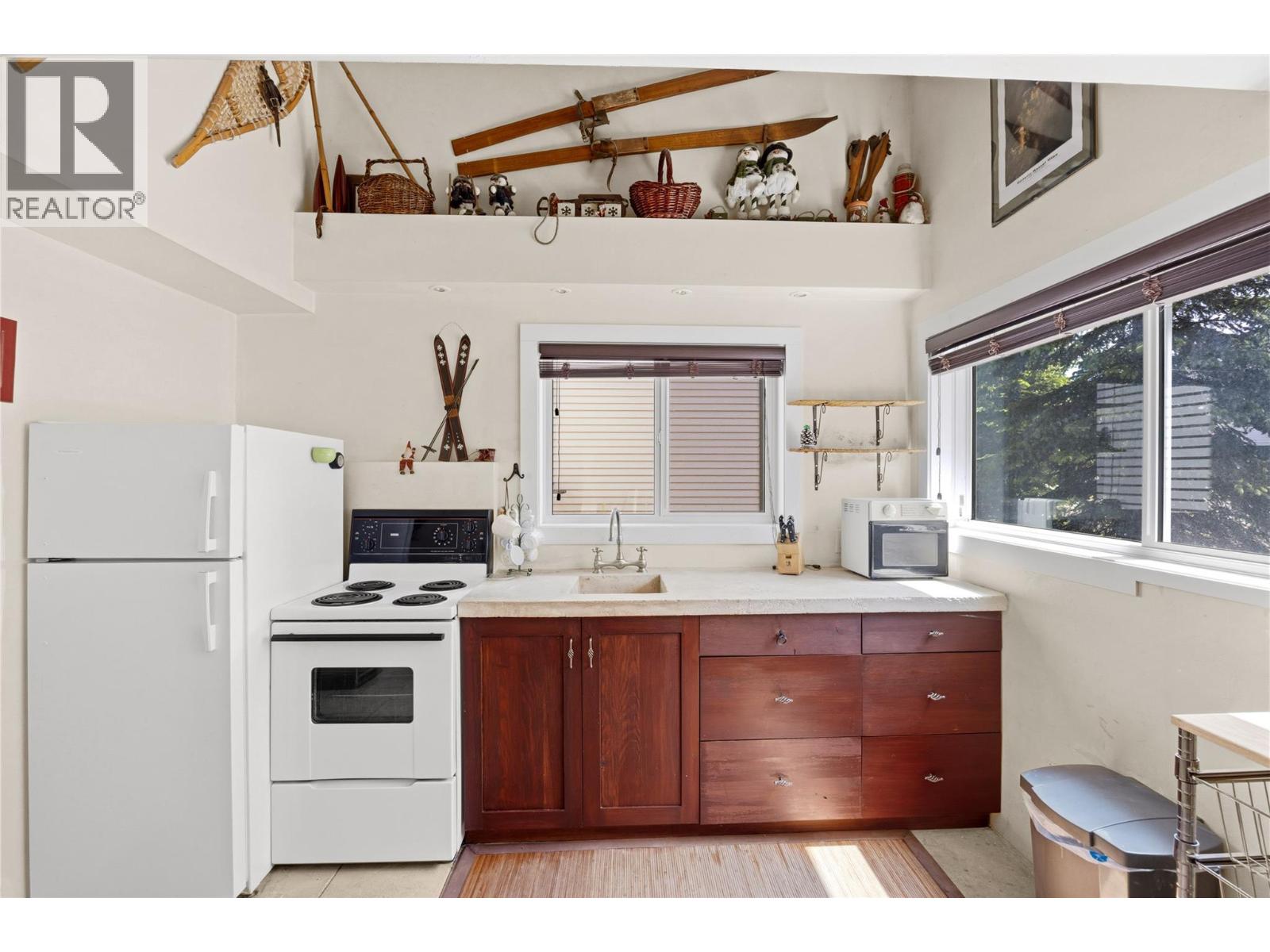 156 Clearview Road Unit 103A — kitchen