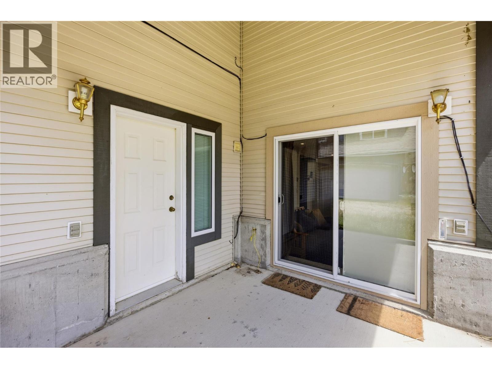 156 Clearview Road Unit 103A — private entrance