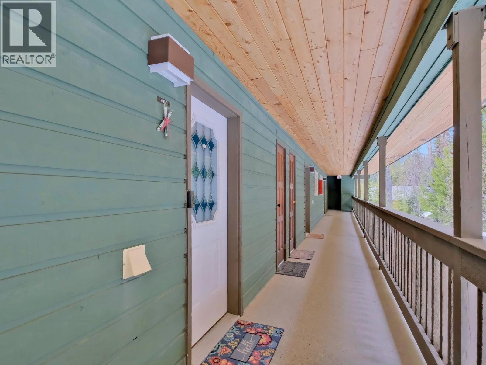 225 Clearview Road Unit 903 — covered exterior walkway and private entrance