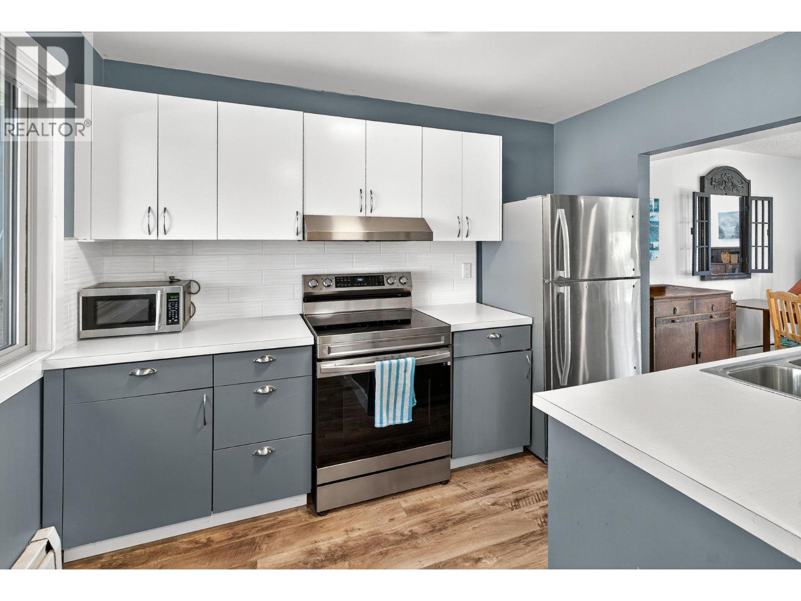 Unit 29 at Skaha Village, 310 Yorkton Avenue, Penticton — updated kitchen