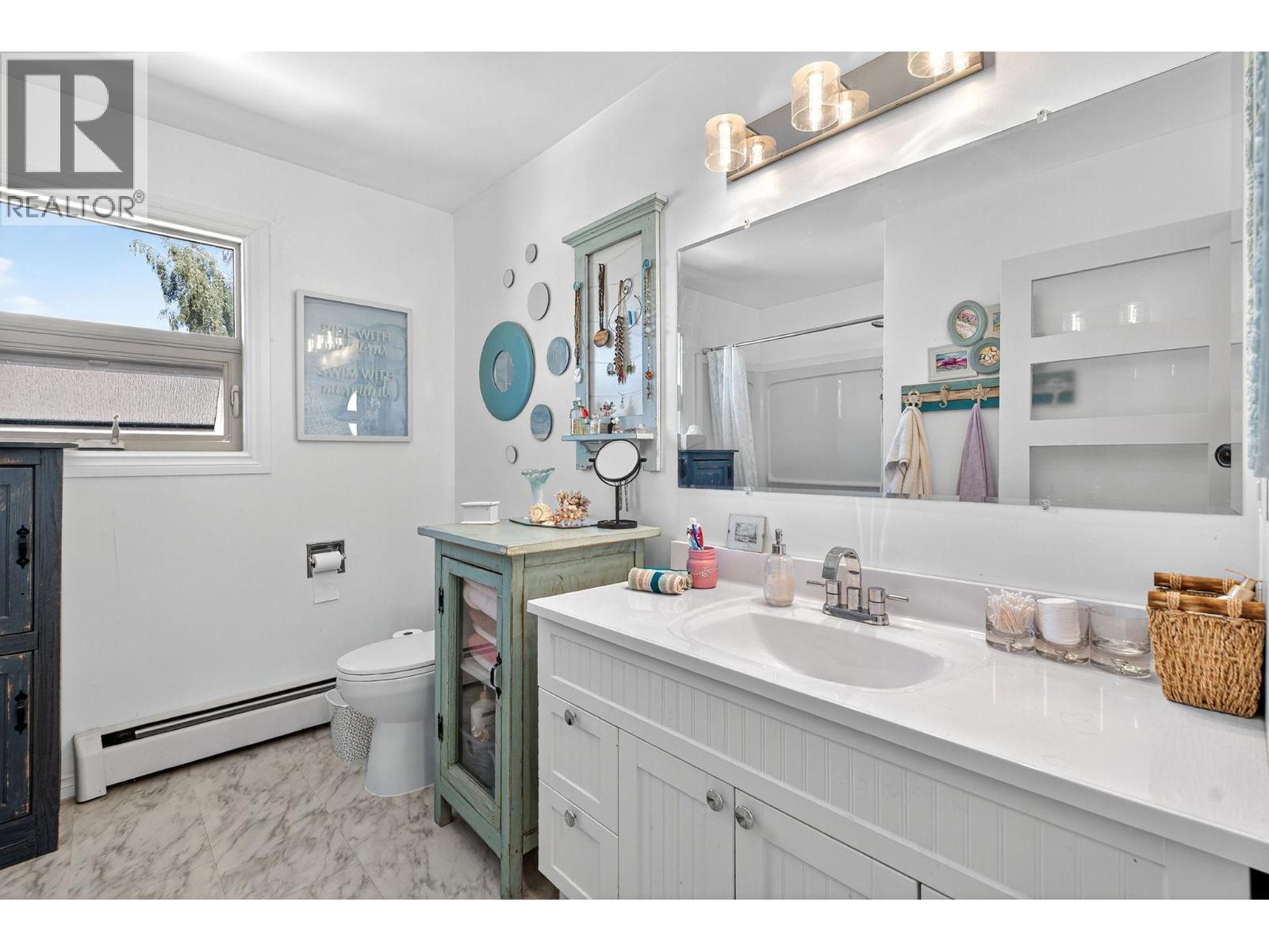 Unit 29 at Skaha Village, 310 Yorkton Avenue, Penticton — updated full bathroom