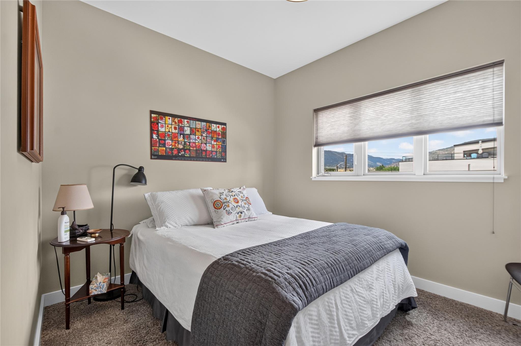 102-433 Churchill Avenue, Penticton — bright secondary bedroom