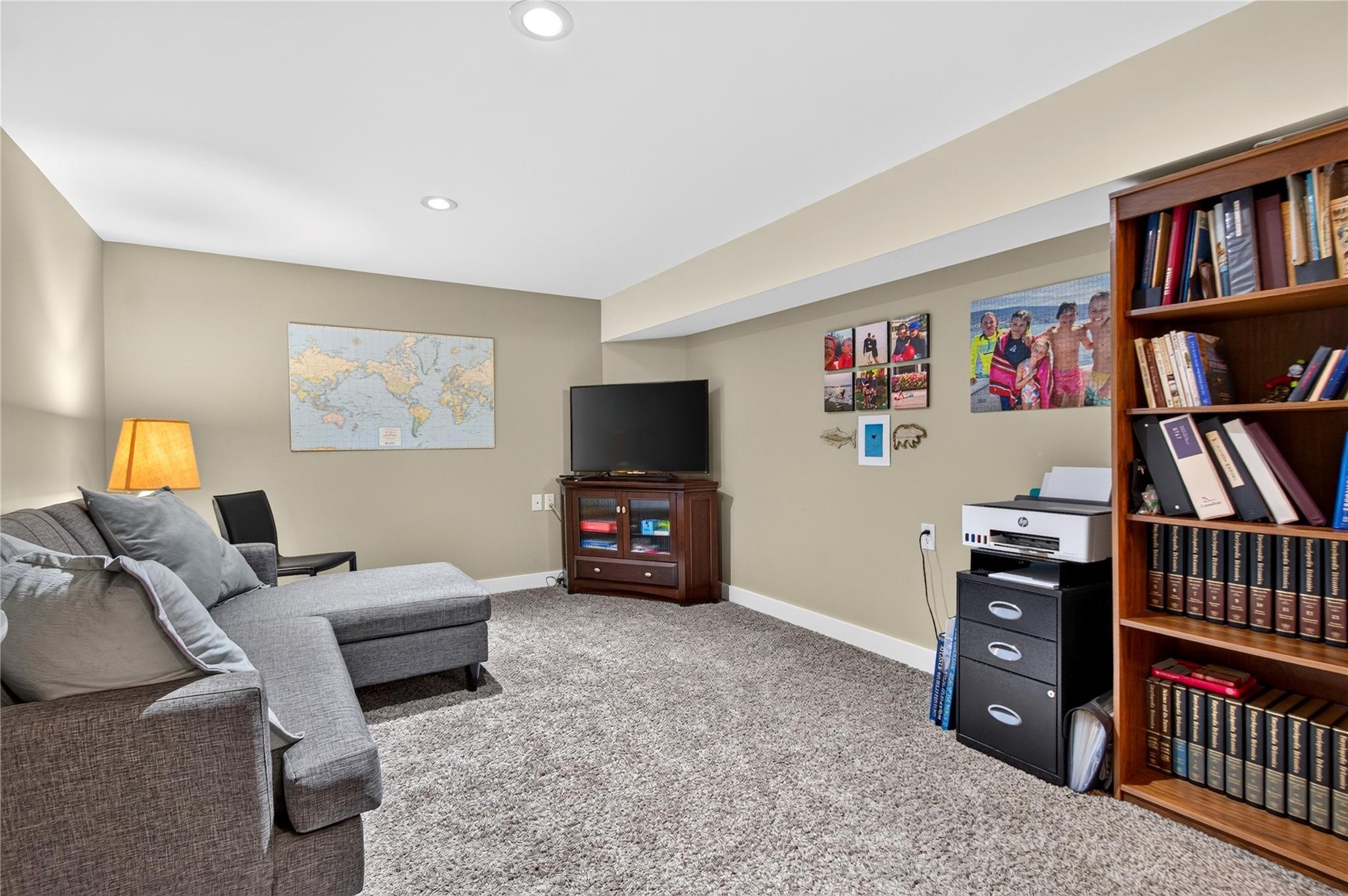 102-433 Churchill Avenue, Penticton — flexible lower-level den and recreation space