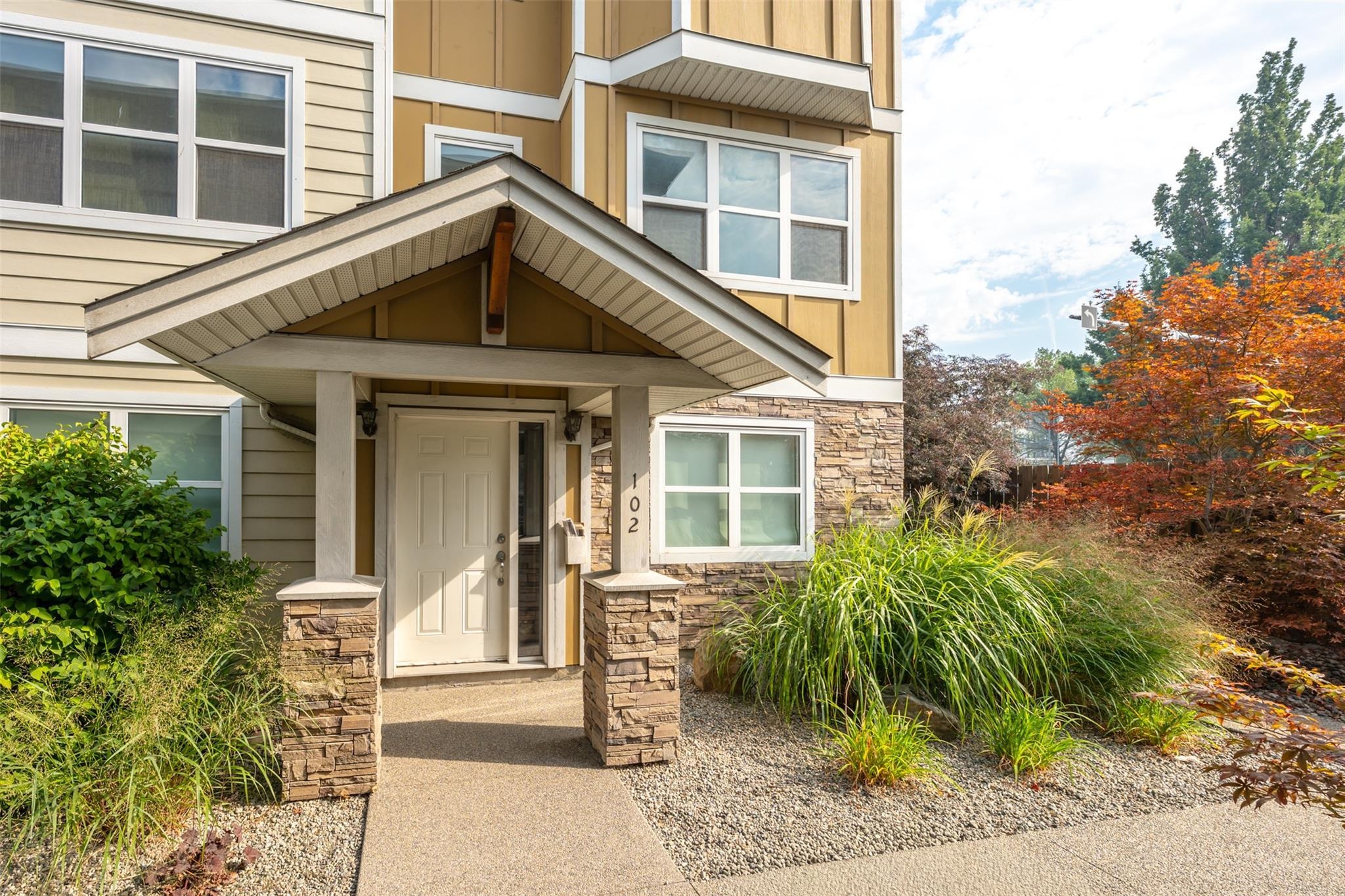 Front entrance of Unit 102 at 707 Revelstoke Avenue in Penticton.