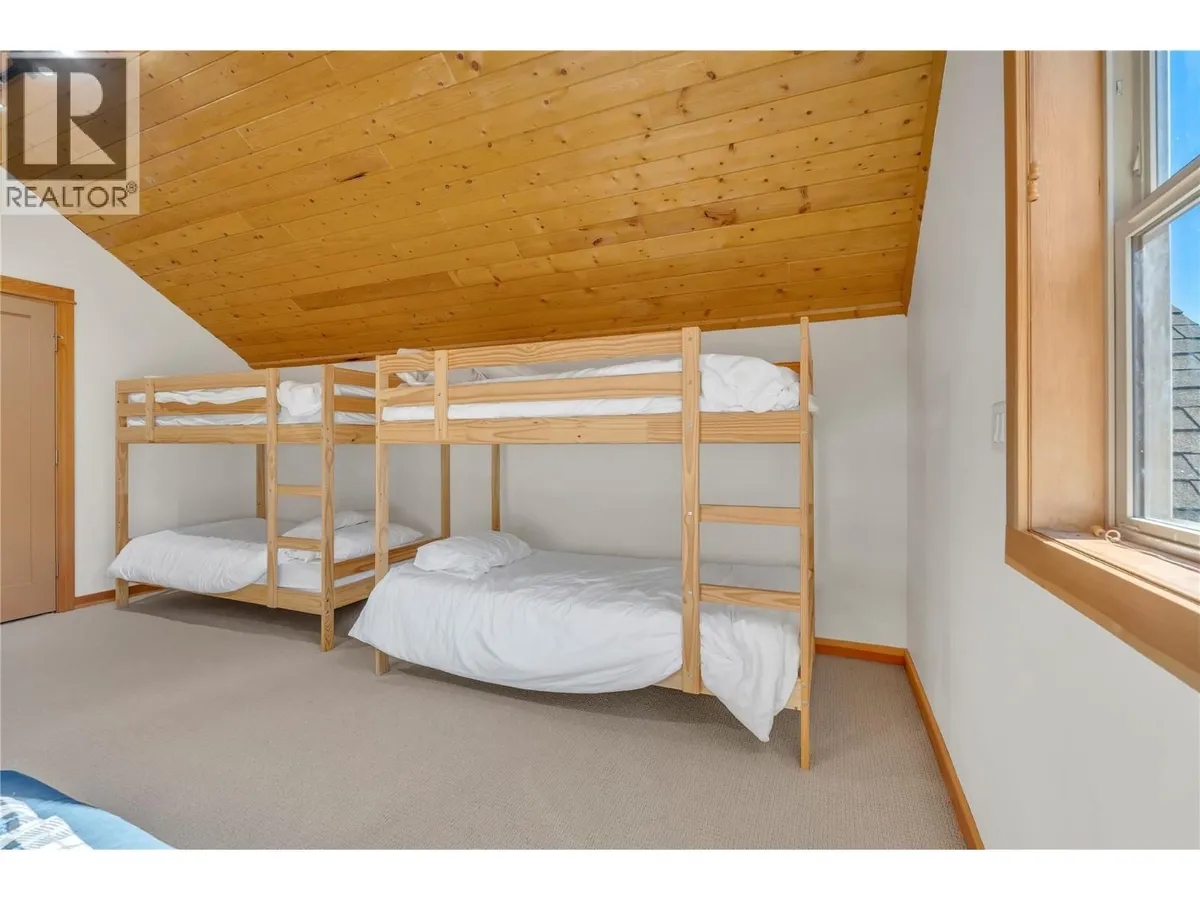 Loft bunk area for guests at 14-306 Creekview Road.