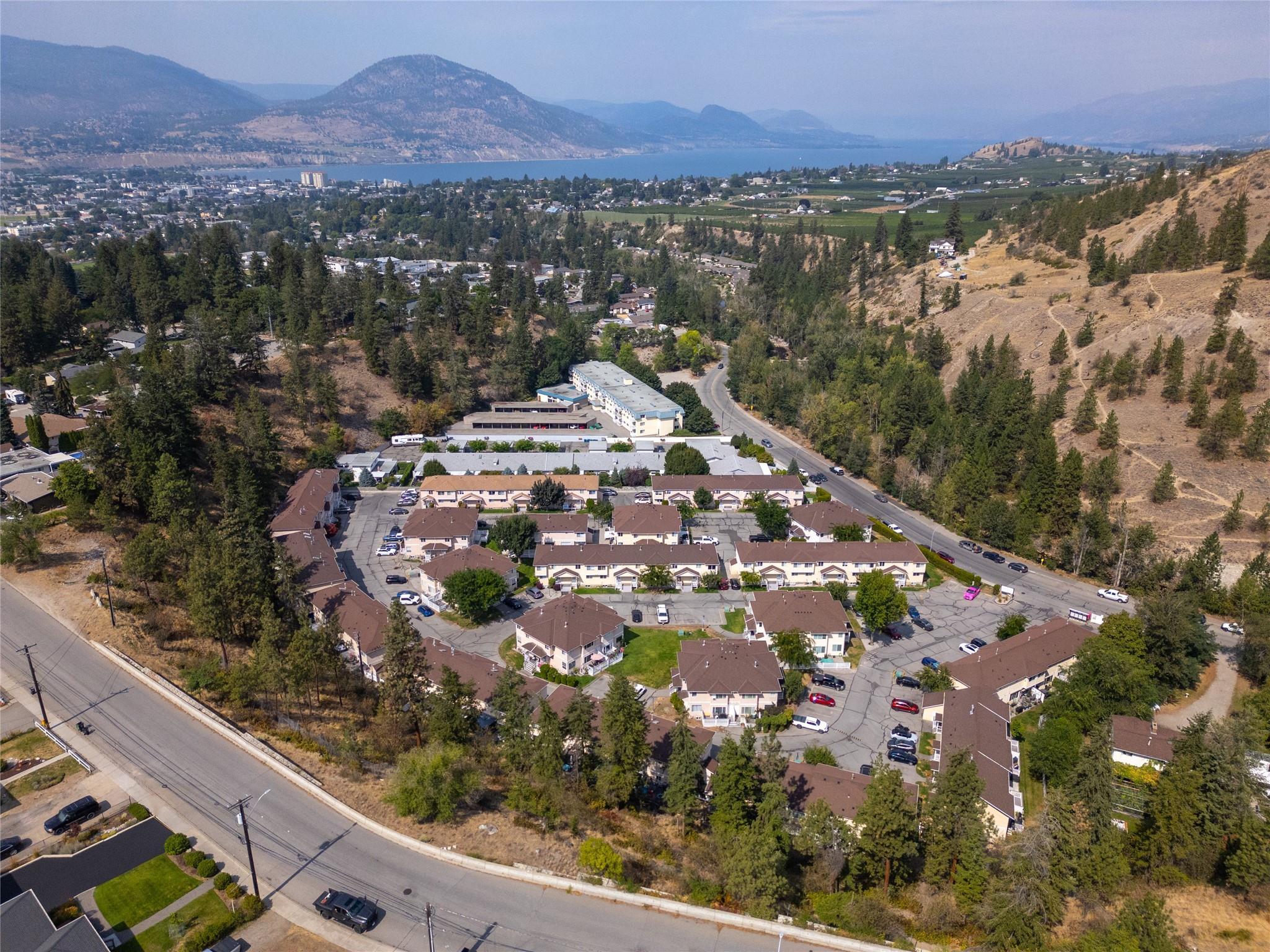 Aerial view of Cascade Gardens and the surrounding Penticton neighbourhood.